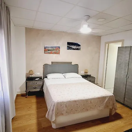 Fonda Toldra Guest house 3*