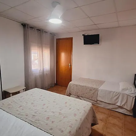 Fonda Toldra Guest house